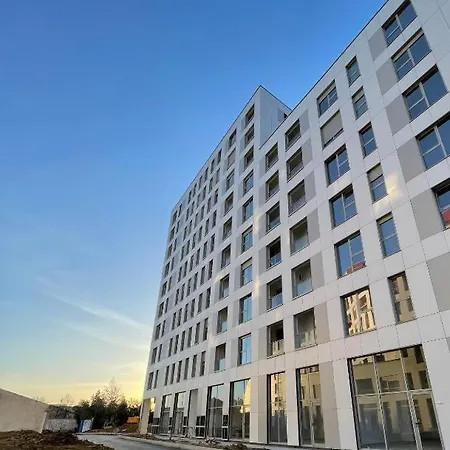 아파트 Center Boulevard *